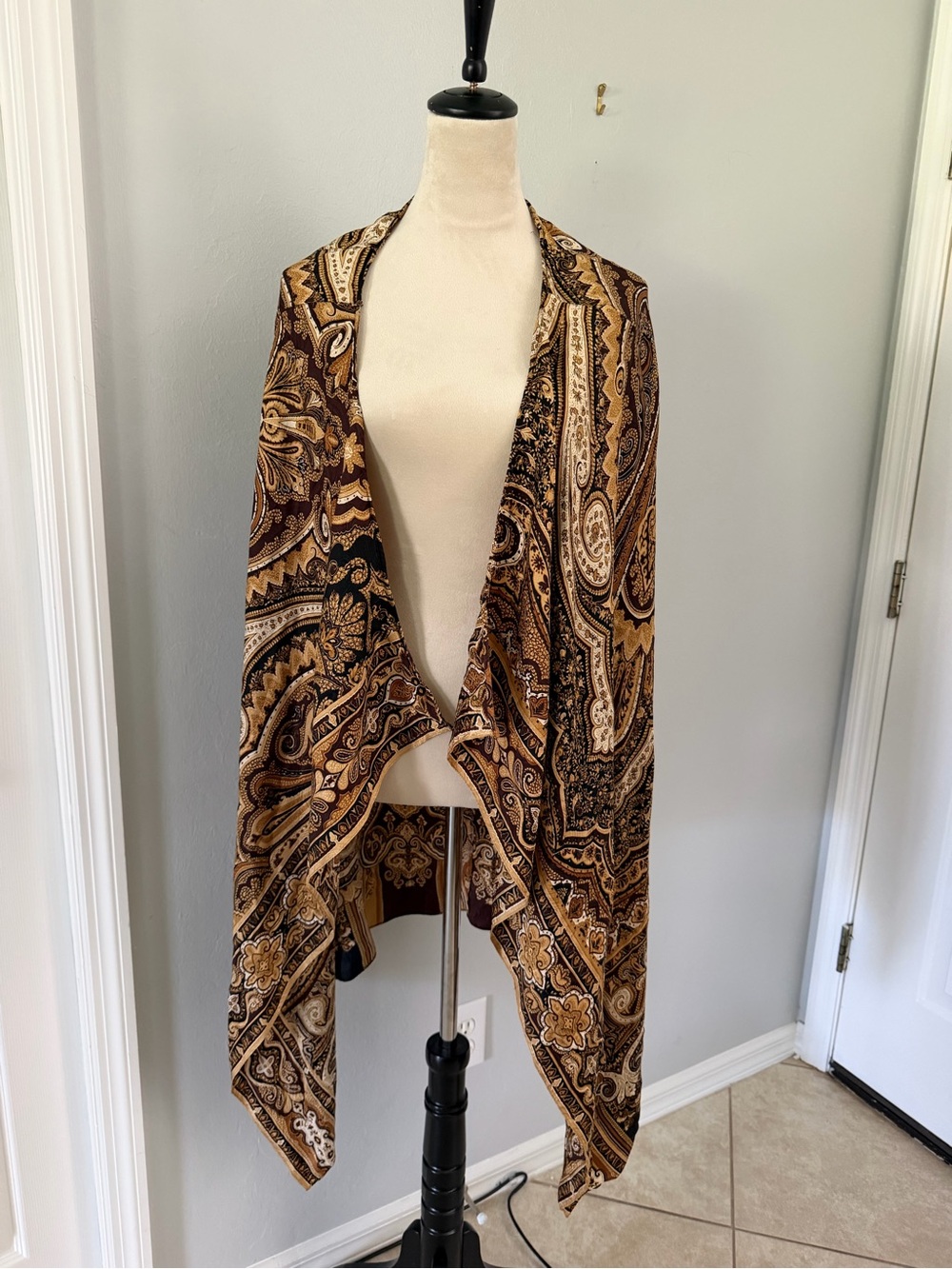 Emanuel Ungaro 100% Silk Paisley Draped Open Front Shawl Wrap 16/50